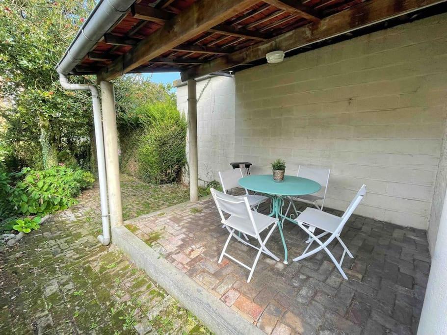 4 Chambres - Grande Maison - Parking - Jardin أميا المظهر الخارجي الصورة