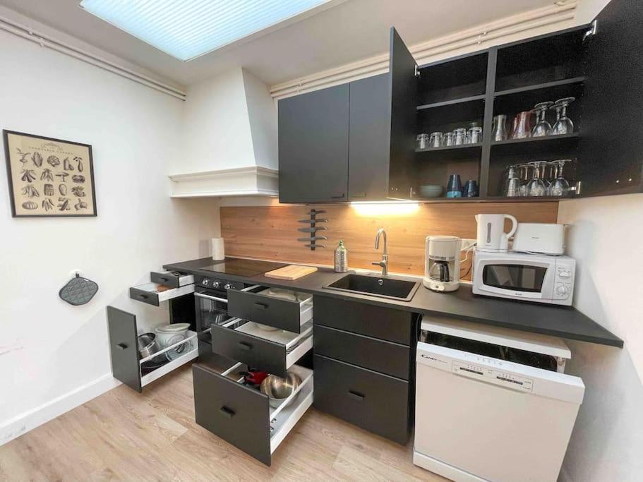 4 Chambres - Grande Maison - Parking - Jardin أميا المظهر الخارجي الصورة