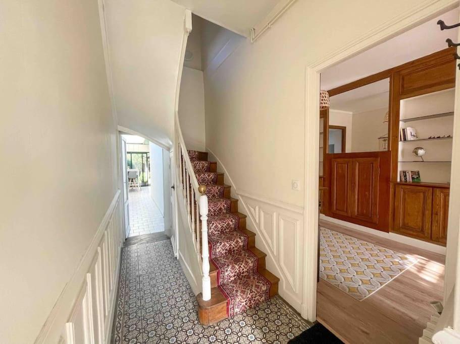 4 Chambres - Grande Maison - Parking - Jardin أميا المظهر الخارجي الصورة