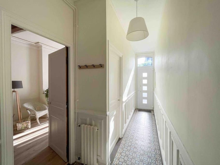 4 Chambres - Grande Maison - Parking - Jardin أميا المظهر الخارجي الصورة