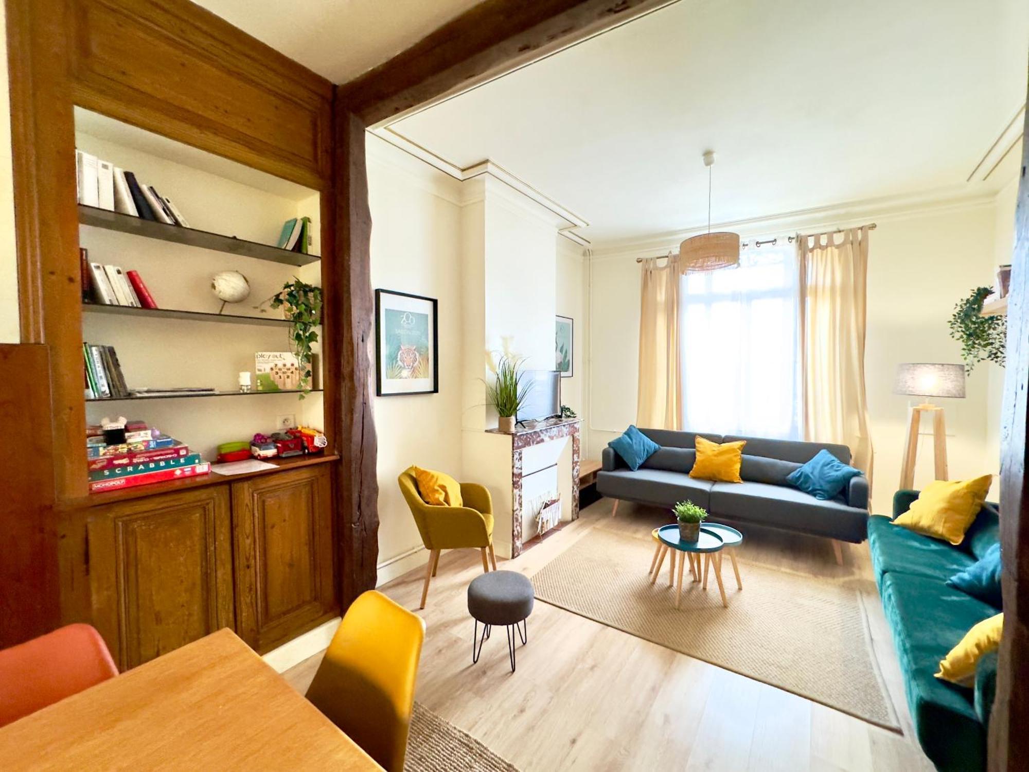 4 Chambres - Grande Maison - Parking - Jardin أميا المظهر الخارجي الصورة
