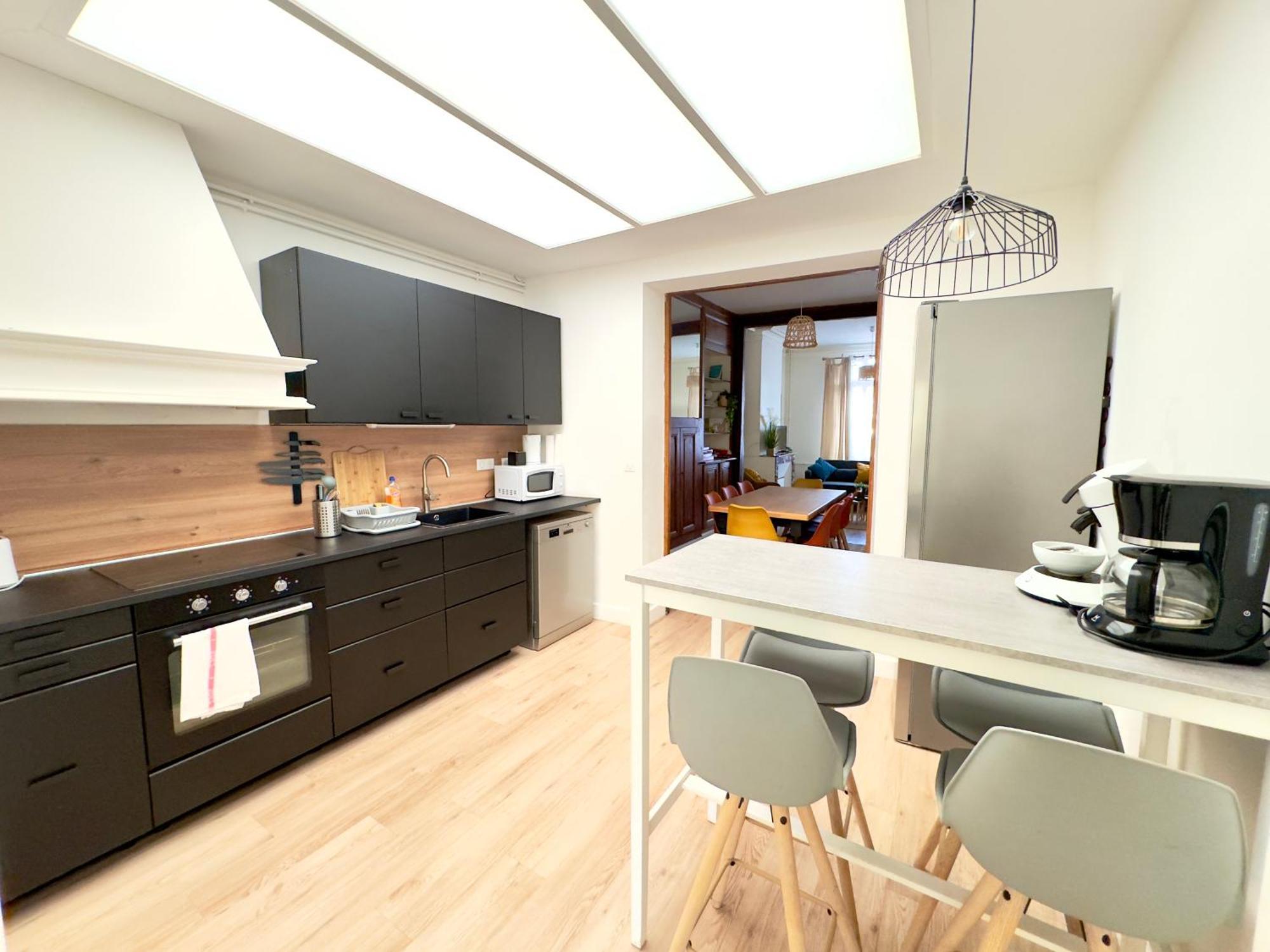 4 Chambres - Grande Maison - Parking - Jardin أميا المظهر الخارجي الصورة