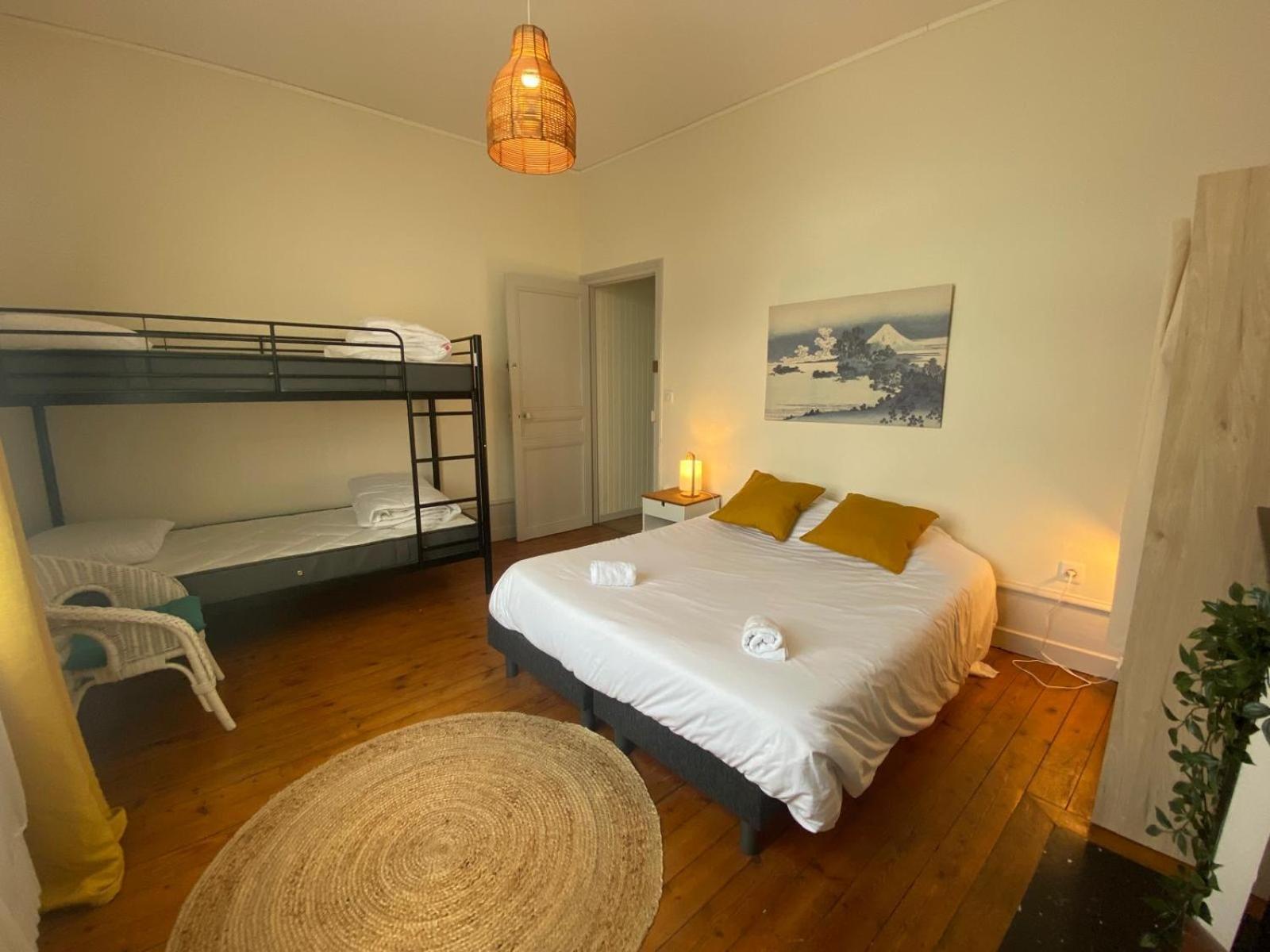 4 Chambres - Grande Maison - Parking - Jardin أميا المظهر الخارجي الصورة